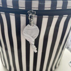 Henri Bendel Cosmetic Travel Bag Train Case - Brand New